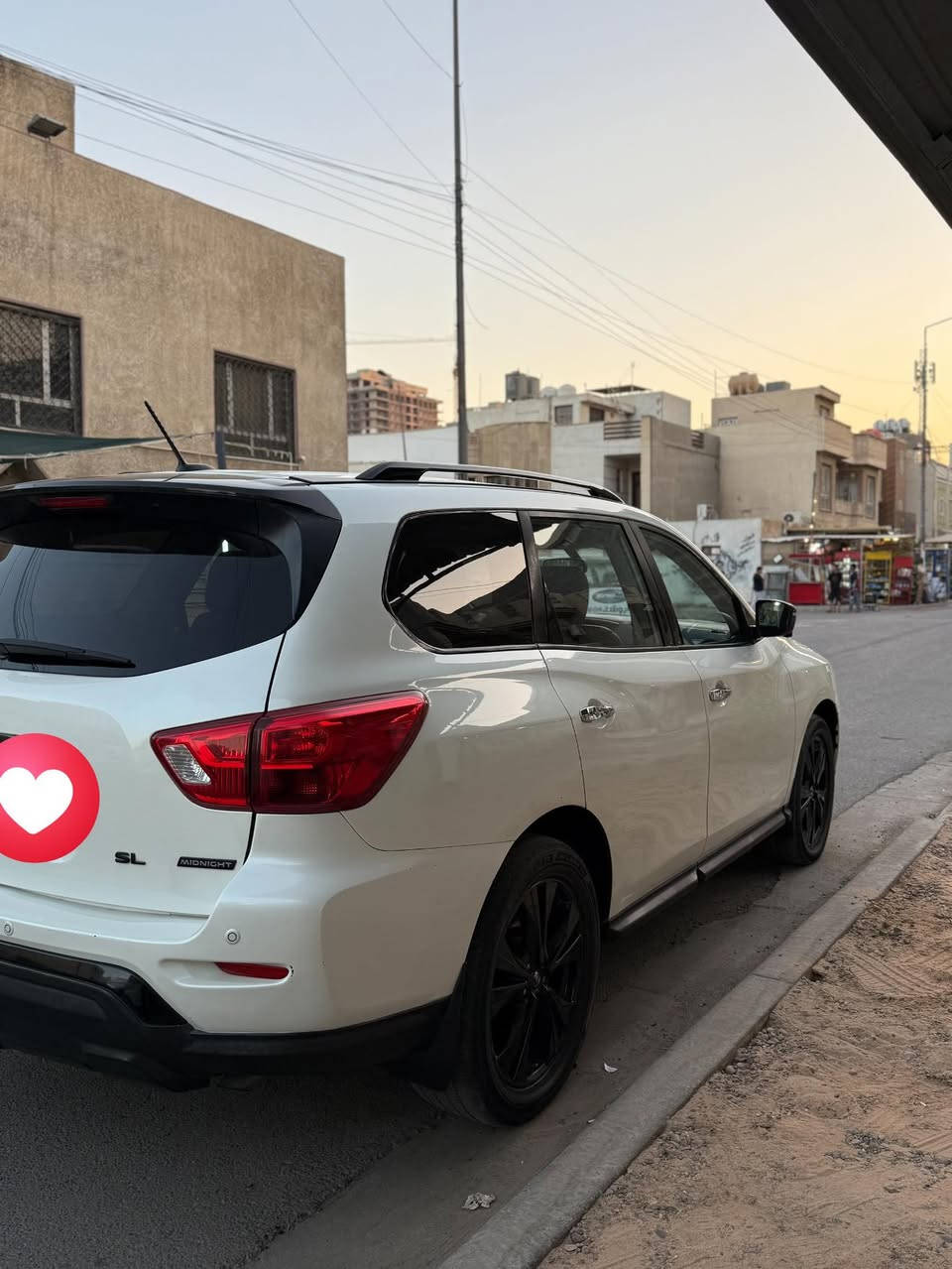 نيسان باثفايندر 2018  Midnight فول مواصفات للاخير ما عدا الفتحة 

7 راكب كشنات جلد + 3 قطع تبريد 
 
السياره على وضع الشركه 
* تبديل جاملغ امامي ايسر فقط 
* كلير امريكا فقط 

السعر 14500$ وبيها مجال بسيط 
العنوان بغداد اليرموك 

للاستفسار ***********
