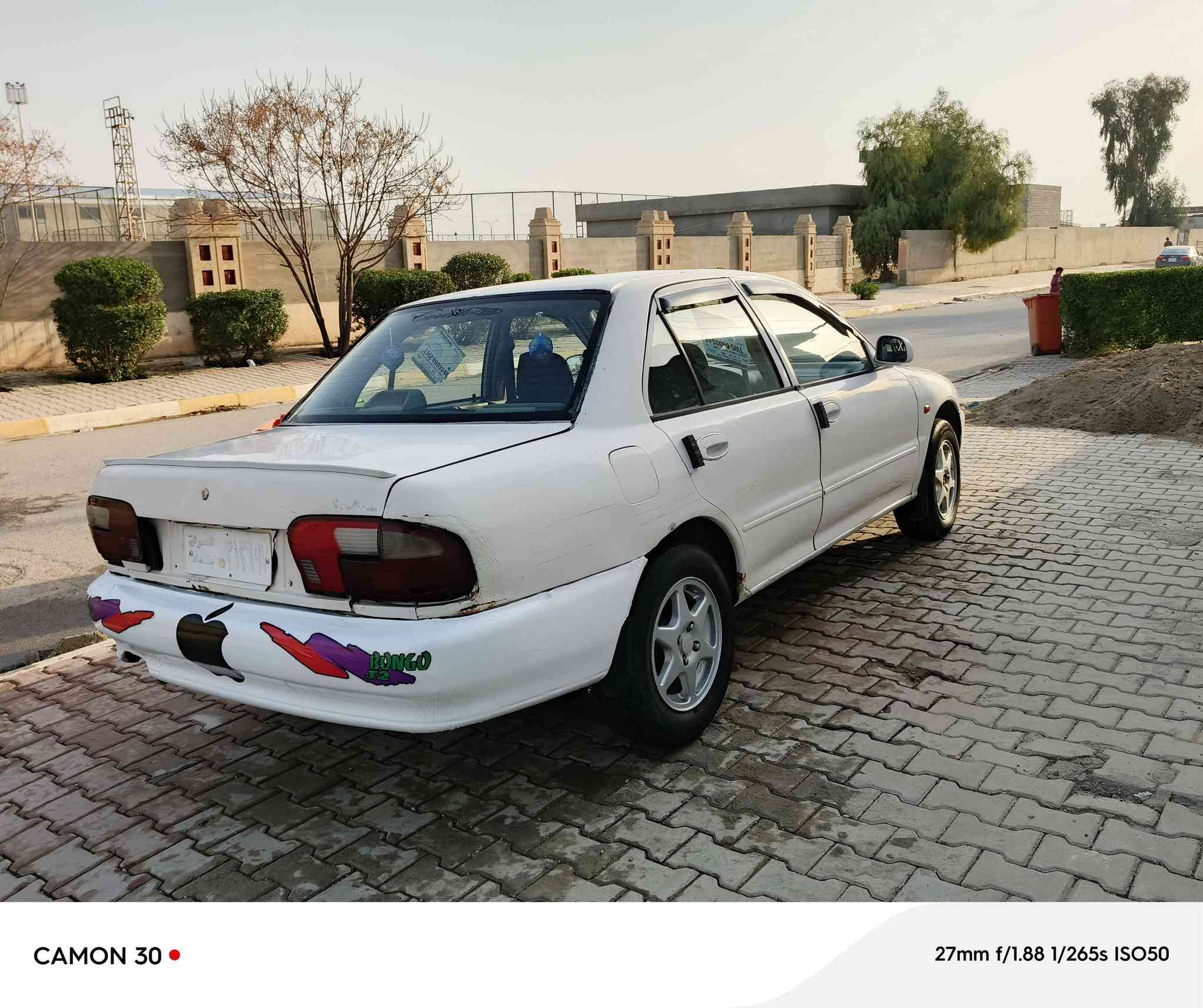 بعد السلام براتون 2002 وكالة فقط سياره جاهزه من كلشي كير شرط محرك شرط تبريد ثلج تدفئه نار كهربائيات شغاله أي نقص ما بيها سعرها جوه السوك تجي وشوف بعيونك السعر 26 وبيها مجال وذا اكو مراوس حسب القناعه العنوان الحويجه داخل ***********
