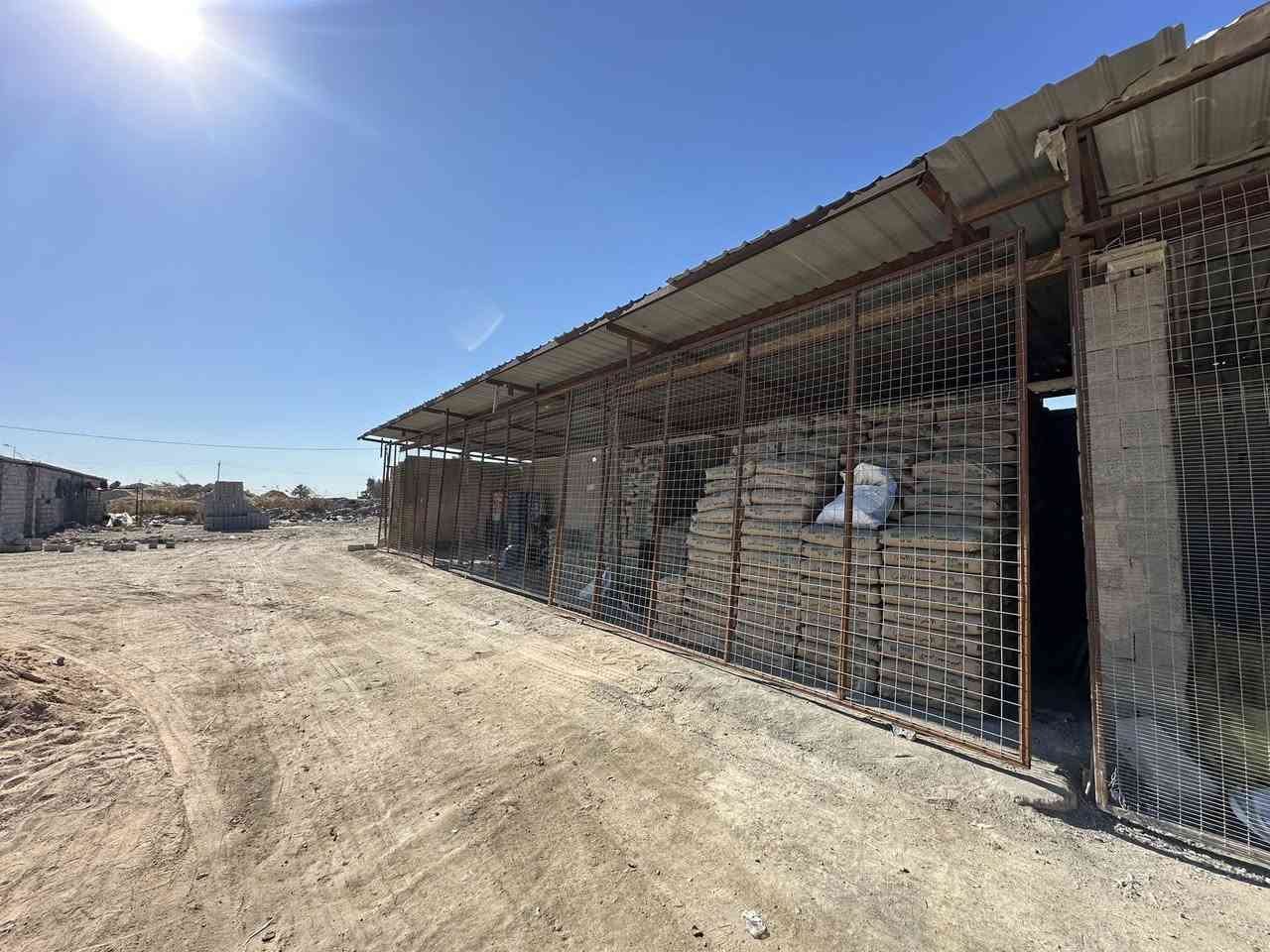 #اعلاااان
السلام عليكم شركة الموج الازرق يوجد لدينا كافة مواد البناء
1)ماس عادي / ماس مقاوم
2)اكبيسة عادي / اكبيسة مقاوم
3)حصو
4)رمل
5)اسمنت
6)بلوك
7)طابوق
8)شتايكر
9)اسمنت دلتة
10)كرسته وجسر
(💵💸اسعارررر تنافسية😎)
للطلب ولاستفسار الاتصال على الارقام او الوتساب..
📞اسيا/***********
   .
