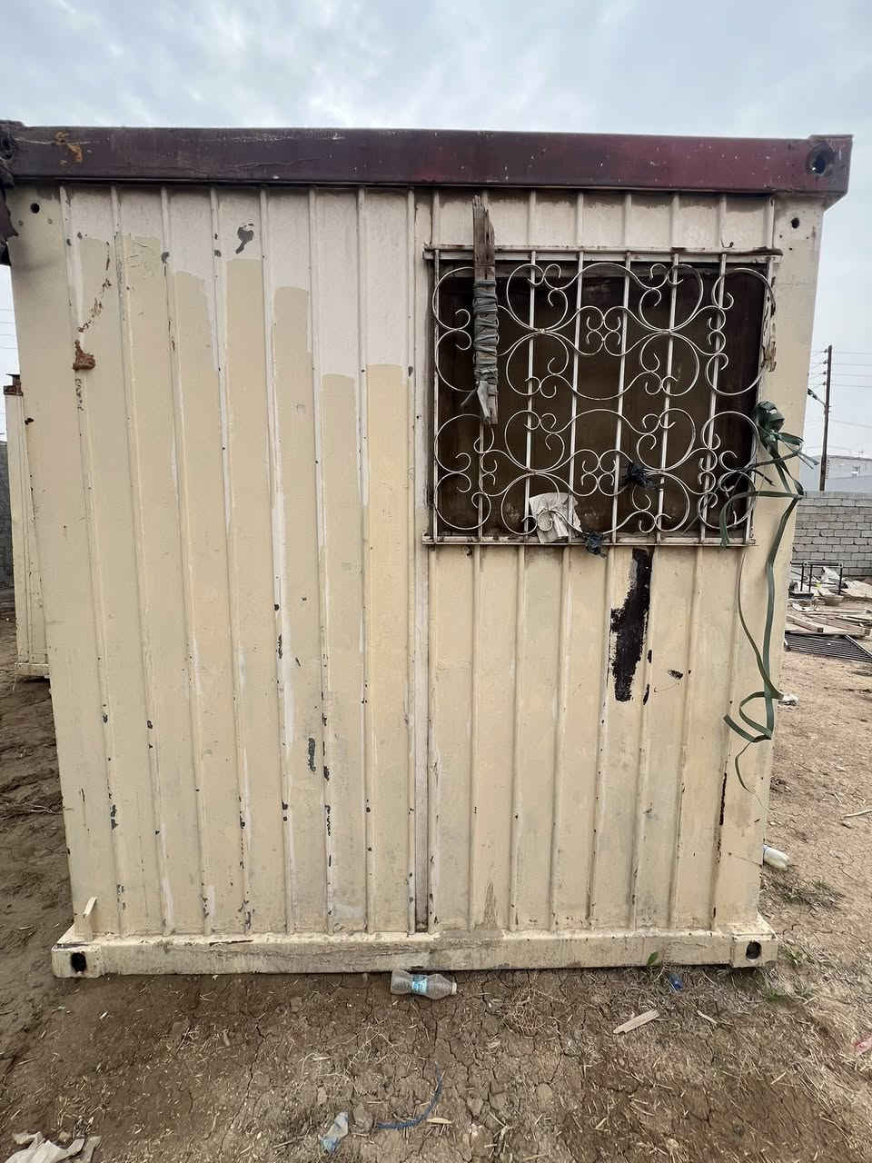 السلام عليكم
حاويات اثنين طول ستة كما موضح بالصورة
سعر الواحدة مليون ونص وسعرهن اثنينهن ثلاثة إلا ربع
مكاني بغداد جسر ديالى 
*********** هذا رقمي
