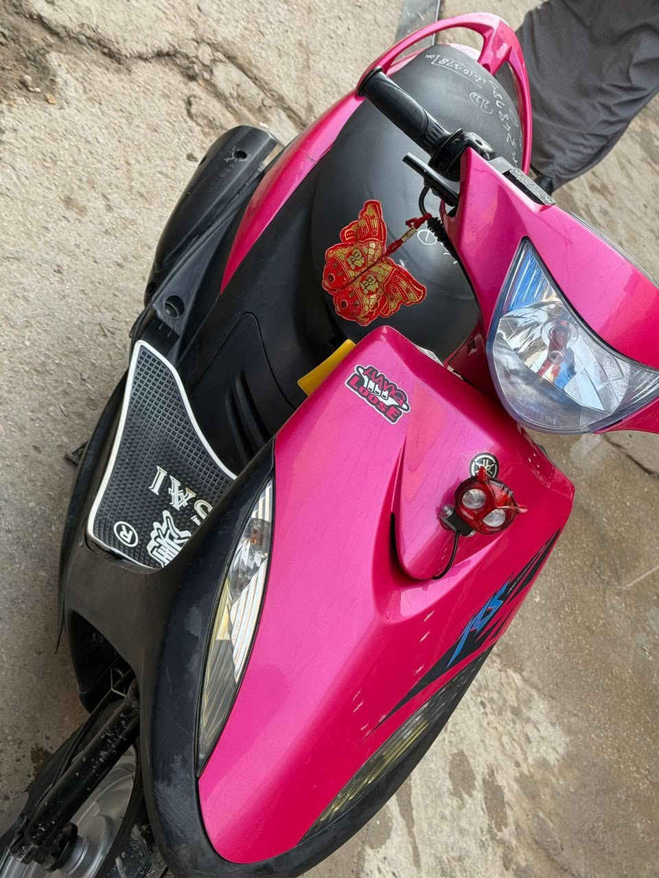 سلام عليكم  دراجه ماكس عدله البيع مكفوله من فحص نكره سلف
كهباءيات شغاله. ما مفتوحه السعر 800وبيها مجال 
المكان دوانيه قضاء دغاره الرقم ***********
