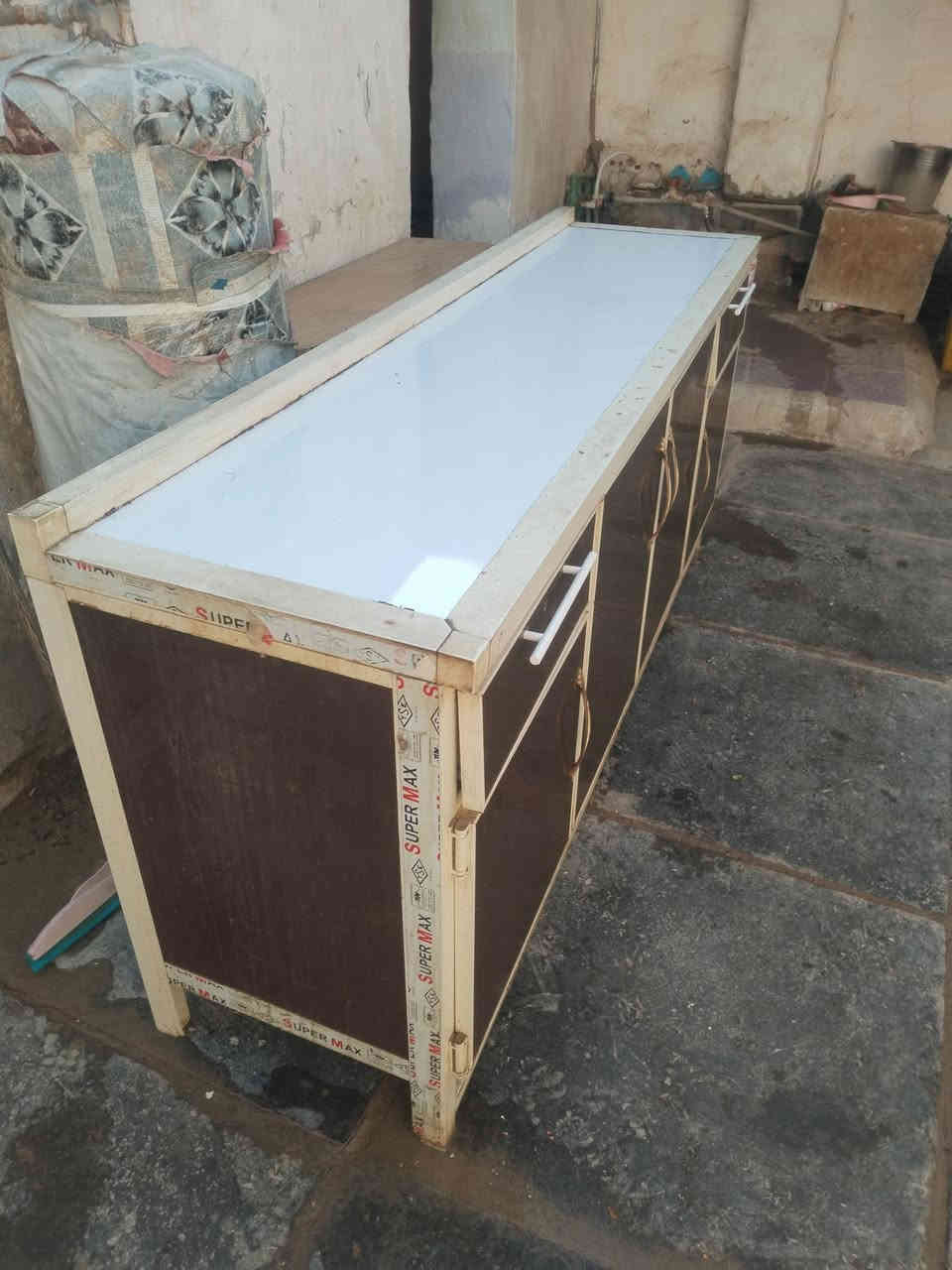 كاونتر ارضي فقط مترتين نضيف كلش اسعر ٨٥ الف عنوان شطره حي زهور ***********
