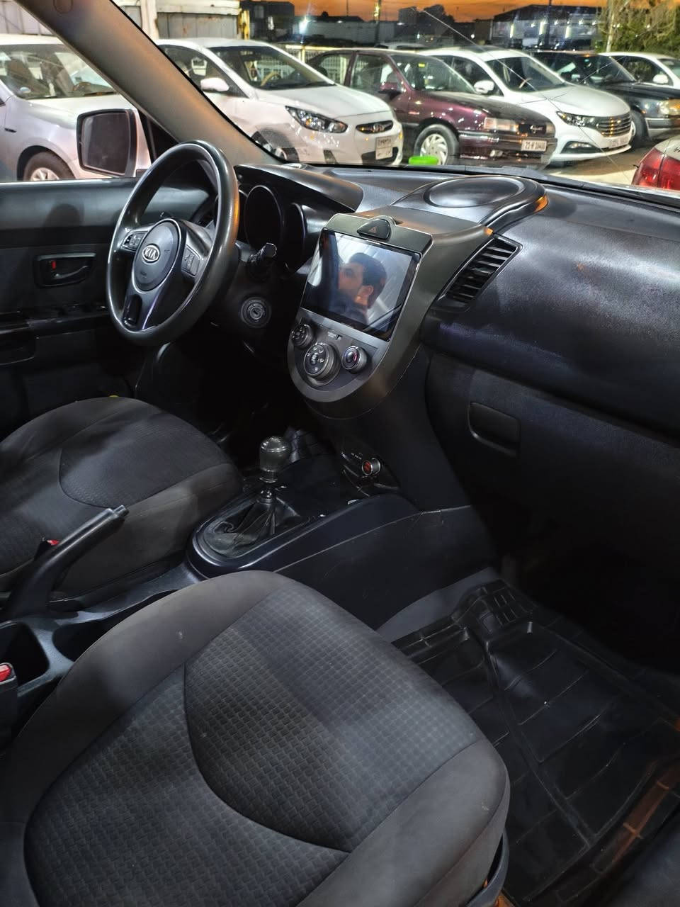 سلام عليكم سياره كيا صول للبيع موديل 2010كير عادي سياره نضيفه شبر صبغ بل صندوق فقط دفتر بازين موجوده رقم كركوك ومكان سياره بكركوك السعر 72 وللأستفسار الرقم ***********
