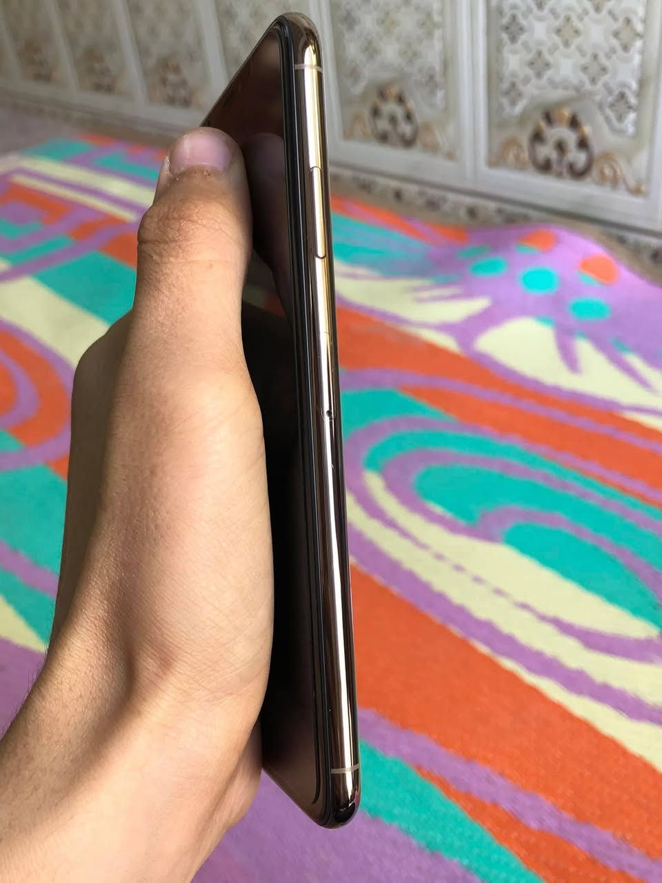 ايفون اكس ماكس للبيع نضيف كلش 
ذاكره 256 وبطاريته 79 ما مفتوح نهائياً 
سعره 240 ألف بيه مجال بسيط 
*********** ناصريه مركز
