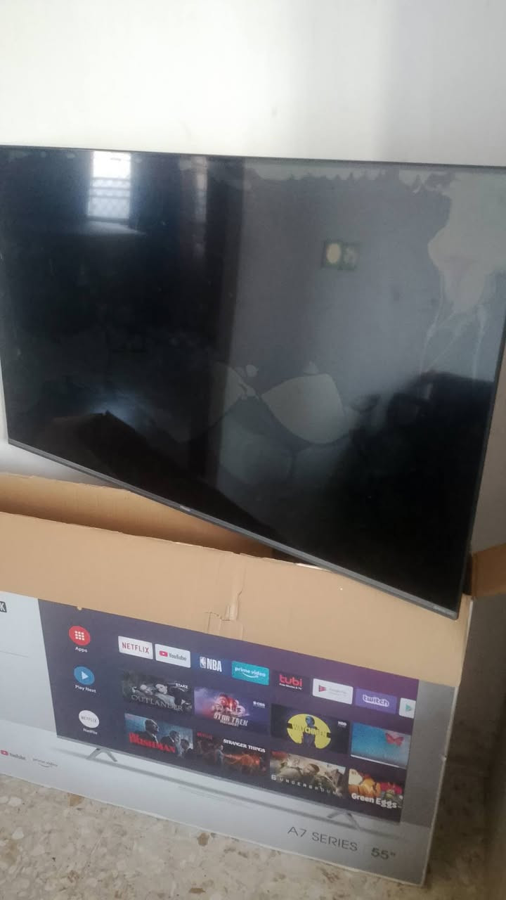 شاشة حجم 55 مكسورة للبيع نوع هايسنس الكسر بالشاشة الامامية فول مواصفات اندرويد حجم 55 معروضة بسعر 55 الف دينار مكاني الشعب السريدات ***********
