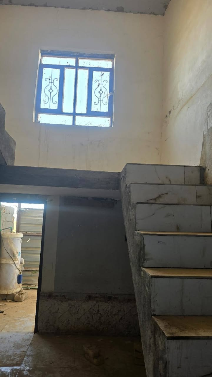 بيع سريع 
بيت ١٠٠م خلفي بالاسكان سعرها ٤٨
اي استفسار هذا رقمي ***********
