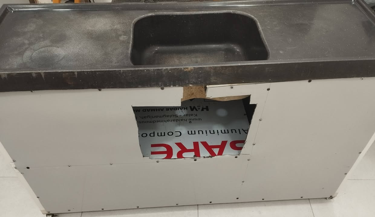 مرجوحة اطفال طول متر وعرض متر ب25 الف
سنك مرمر صناعي متر ونص  نظيف ب100 الف 
ثلاجة نوع رويال مبدل ماطور أصلي بس نظيفة جدا فول تبريد وتجميد ب150 ألف 
ثلاجة نوع فوكس ماطور نوع الجي ما داخلة تصليح تحتاج فقط سلات ب130 ألف 
مكاني البصرة/المطيحة
للاستفسار التواصل على الخاص


**إذا كنت صاحب هذا الإعلان وتريد حذفه لأي سبب، رجاءا أرسل رسالة إلى الدعم الفني**