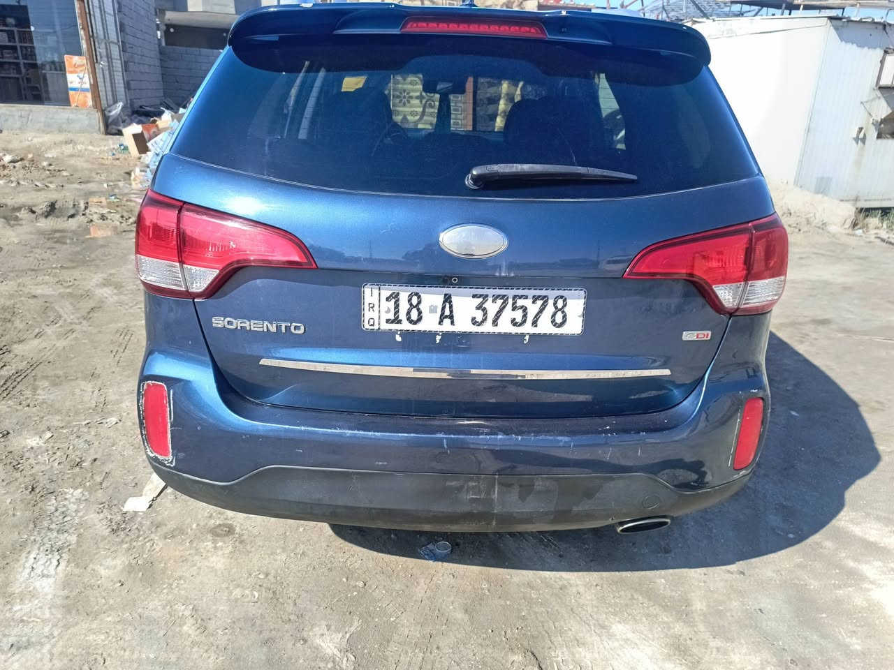 سلام عليكم سورنتو للبيع 2014 بيها بنيد وجاملغ 2400 جيدي أي ترهم مراوس أو بيع ***********
