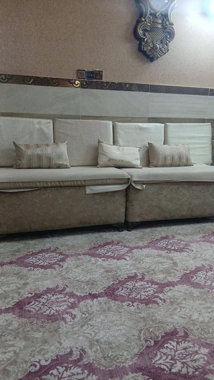 السلام عليكم ديوان 4 مقاعد نضيف كلش وتكمه ثكيل وبي مخزن السعر 100 وبي مجال منطقة الكريعات


**إذا كنت صاحب هذا الإعلان وتريد حذفه لأي سبب، رجاءا أرسل رسالة إلى الدعم الفني**