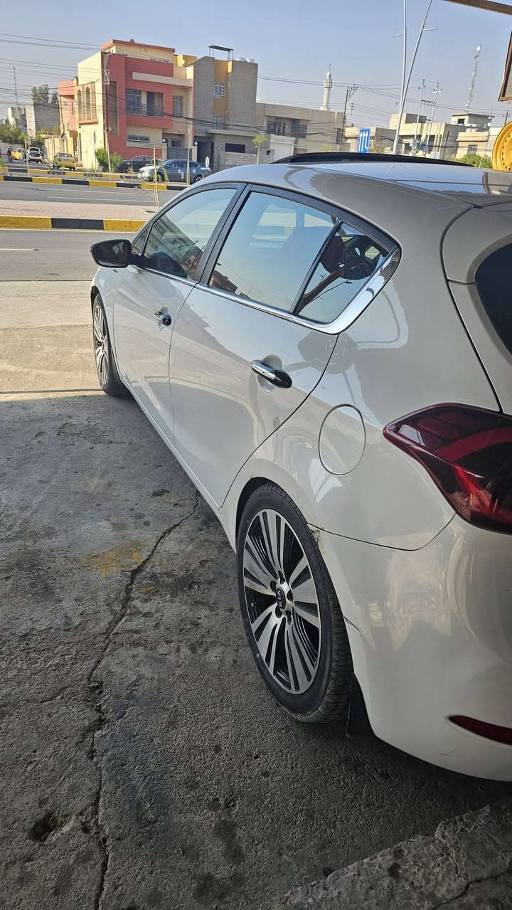 السلام عليكم
للبيع او مراوس 
كيا فورتي هاج باك 
موديل 2017
ضرر السياره بوند + نص جاملغ خلفي و نص باب
ماشيه 151 الف كيلو متر 
مواصفات( فول الفول )
بصمه تشغيل 
بصمه ابواب 
سلايت 
كشنات جلد 
كشنات كهرب 
كشنات خزن 
كشنات الاماميه تدفئه و تبريد 
كشنات الخلفيه تدفئه فقط
ستيرن تدفئه 
شفتات بالسترين 
رادار امامي
رادار جانبي 
نقطه عمياء 
تنبيه الخروج عن المسار 
تبريد منفصل يمين و يسار 
تبريد قطعتين امامي و خلفي 
لايت زينون 
بك لايت لد 
دبل كزوز 
مري شفط +اشاره بالمري 
ترحيب بالبواب 
ويل 18 
ثلاث انضمه قياده 
(ايكو _نورمال _سبورت )
شاشه +كاميرا  دواره
مانع انزلاق 
تتقرب من السياره تنفتح المري + اناره 
تشغل السياره الكشن يطلع لي كدام 
اطفي السياره الكشن يرجع لي الخلف 
كير و مكينه و طخم و كهربائيات شرط 
مكينه 16تيربو 
طخم تايرات جديد 
رقم اربيل الجديد 
وبيها كابون
شرط الوكاله و التحويل 
و عليها غرامات تنقطع من السعر 
السعر 115 و بيها مجال كلش بسيط 
*********** 
***********
