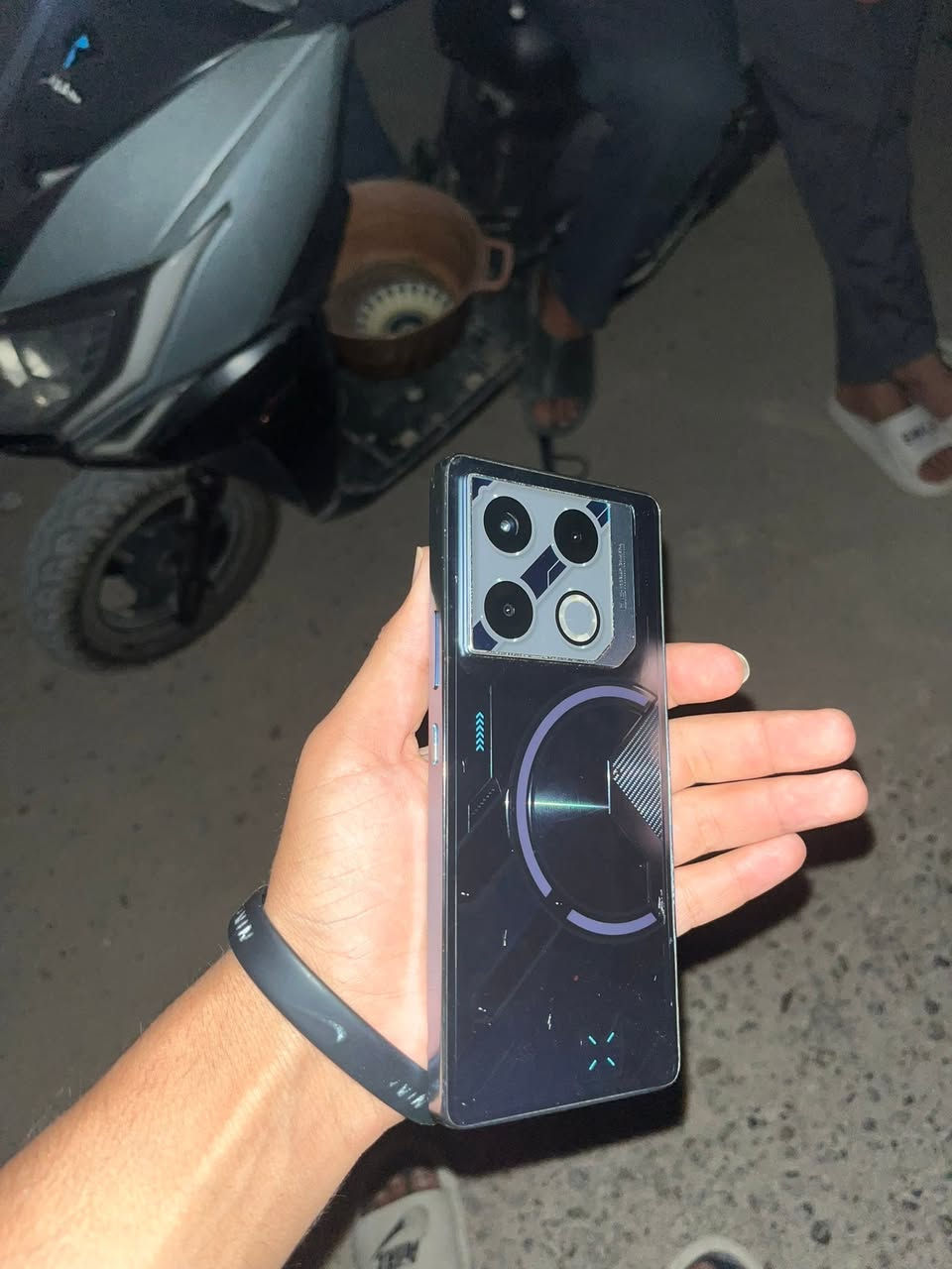 سلام عليكم للبيع جيتي٢٠ برو ذ٢٥٦ كامل ملحقات فقط بي فطر بل كلاس مكاني فلوجه السعر ١٧٠ وبي مجال اتصال ع رقم *********** أو خاص

