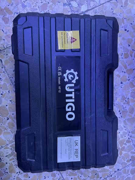 سلام عليكم منشار شحن يحتوي على بطاريه عدد 2 وزناجيل عدد 2 للاستفسار واتساب ***********
