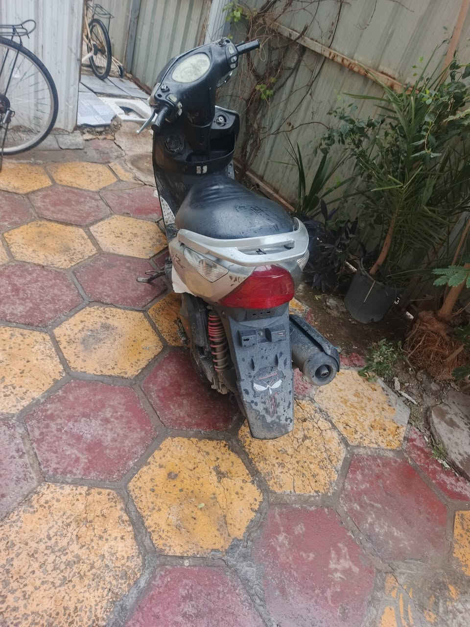 السلام عليكم دراجة حلوة سلف هندر كهربيات كلها تشتغل للبيع سريع ع بيعة مكاني بغداد  الشعلة حي الجوادين شلعة معدل فول كلشي بلاد 300سعر اي وقت نكرة سلف ***********
