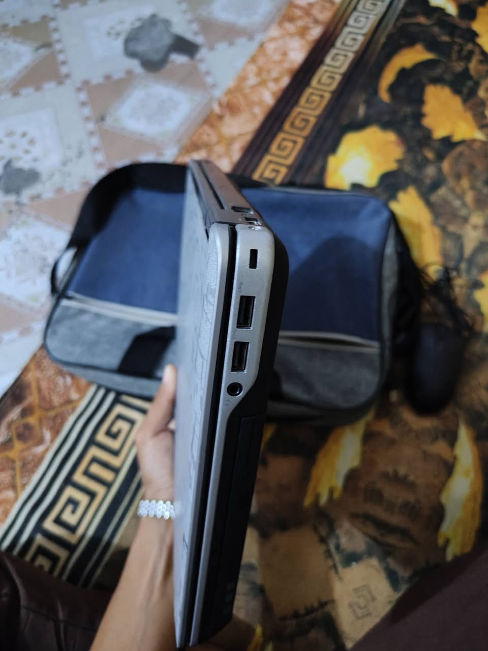 لابتوب للبيع كامل ملحقات  هارد SSD 256 رام 8 كوراي 5برو سعر 225 مكاني الوركاء


**إذا كنت صاحب هذا الإعلان وتريد حذفه لأي سبب، رجاءا أرسل رسالة إلى الدعم الفني**