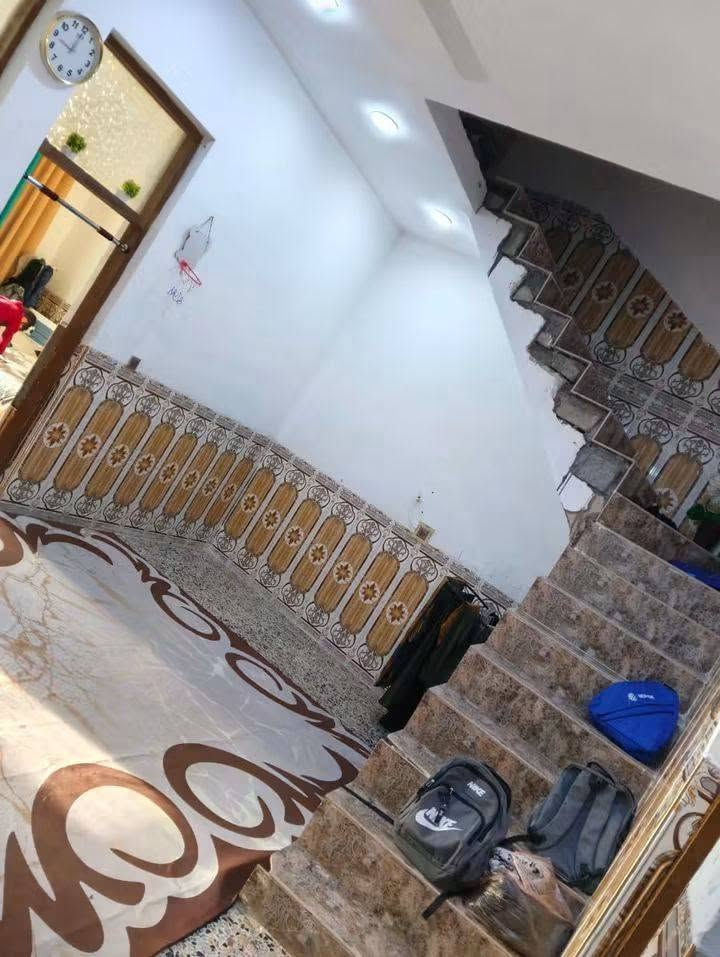السلام عليكم بيت للبيع  سند 25
بغداد الراشدية بداية شارع المارسمة مقابل السدرة ماركت 
المساحة 180 طابقين 
4 غرف و استقبال وحولي كبير 
باقي التفاصيل على الخاص ***********
