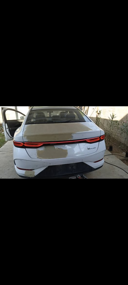 BYD QN PLS
كن بلاص 
سياره (مكفوله من الصبغ عدا قبق الجنطه )
بيها فقط قبق الجنطه يحتاجلها صبغ فقط 
مواصفات 
شاشه كبيره 
مثبت سرعة 
حساسات خلفيه 
كامره 
بصمه 
جلد 
تبريد 
مكاني بغداد حي العامل قرب شارع المطار 
رقمي ***********
