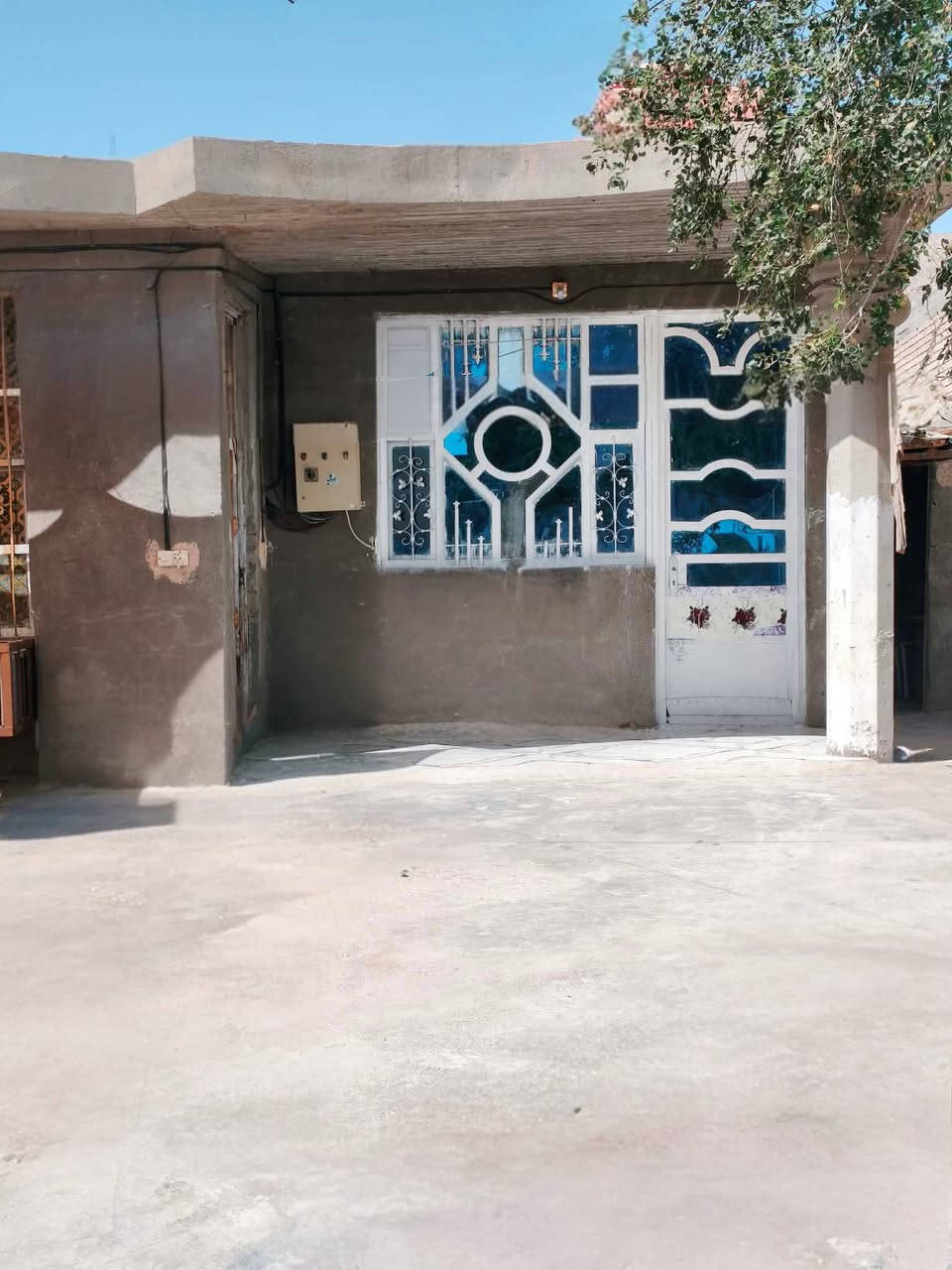 بيت البيع النهروان قريت عگيل الدوانم مقابيل بانزين خانه مباشرتن قريب على جامع المرتض مساحه البيت 300يتكون من غرف عدد 2    5×4.   هول 8×4. مطبخ 4×5.      استقبال 7×4.(ماء +كهرباء+تبليط جديد  + مجاري سطحيه)(24ساعه متوفر) +انترنيت +سحب ارقم والستفسار ***********
