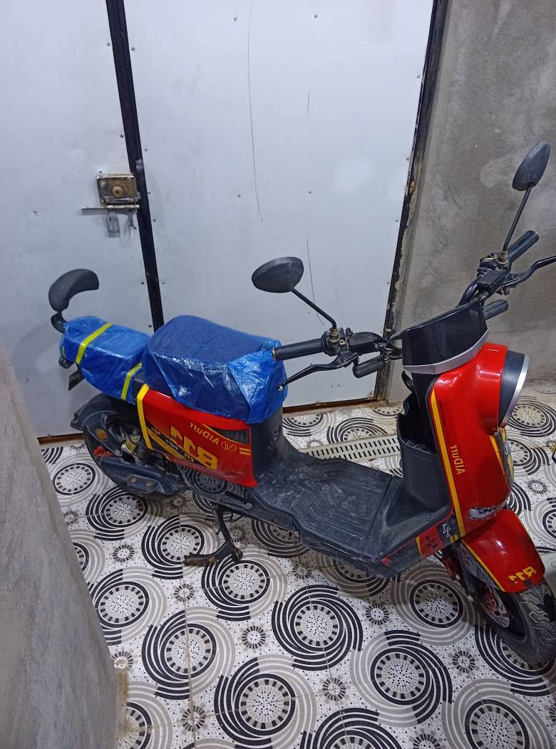 الدراجة جديدة فقط نقص بطاريات العنوان الجزيرة زين العابدين رقم الهاتف *********** البصرة, العراق
