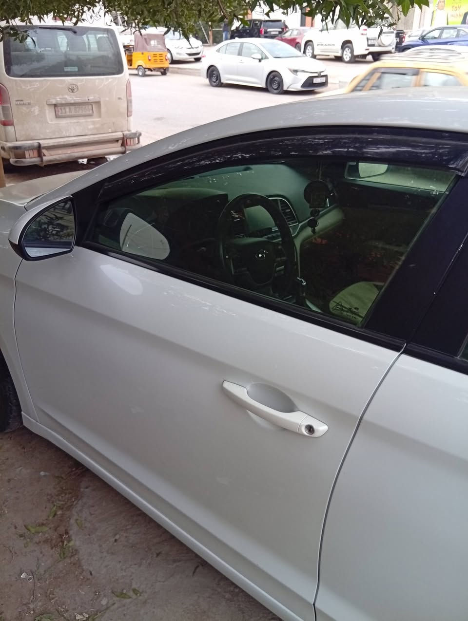 السلام عليكم الانترا للبيع موديل 18 السيارة بسمي تحويل ثانيوم السياره وارد امريكي المصفات نص فول السيارة مكفولة ماعدة البنيد عداد المسافه 57 السبير منازل مامتواجد عل فيس *********** المكان بغداد حيور
