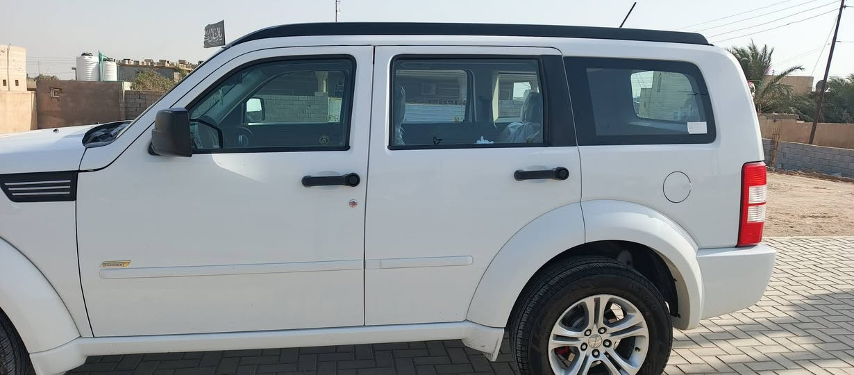 سلام عليكم دوج نيترو وارد مريكي البيع بدون مراوس مديل 2011  بسمي حادث سياره صندوك وبيه باب السدر والبنيد مقسمات بدون لاتبديل ولا صبغ  وسونار موجود بل منشور سياره فول مواصفات شاشه كامره فتحه حساسات دعاميه سياره ماشيه 134 الف سياره جاهزه حداديه جديده تخم تاير جديد مكينه كيرجدد سعر 105وبيه مجال بصيط
مكاني البصره شط العرب الحوطه 
***********
