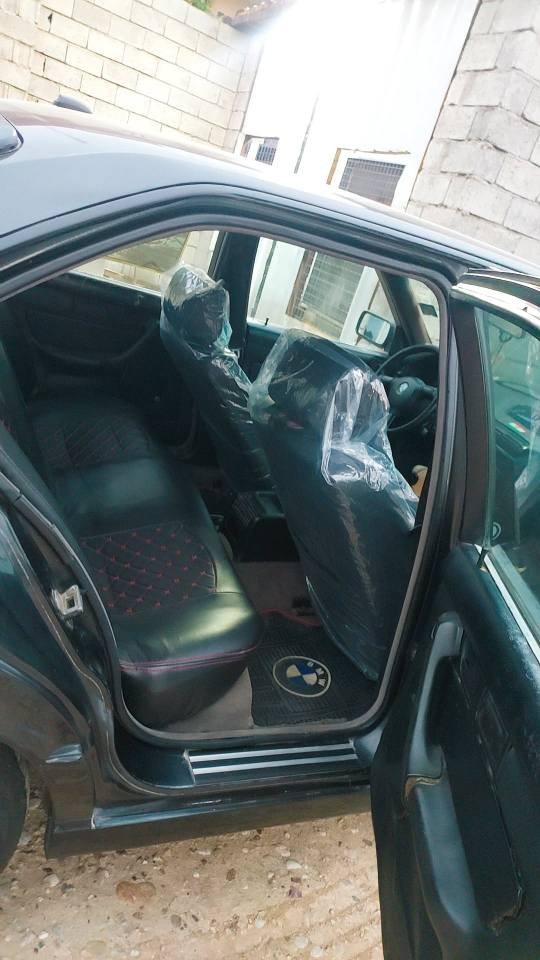 سلام عليكم لبيع بي ام 525 بسمي دفتر بانزين موجود  بدون ضربه بدون بارد هم انطي سياره بل شرط كهربياته كله شغال اربعه تيرات جديد قفل مركزي ال سياره فول بس كير عادي موديل 88 مكان سياره كركوك سعر 45  *********** كركوك, العراق
