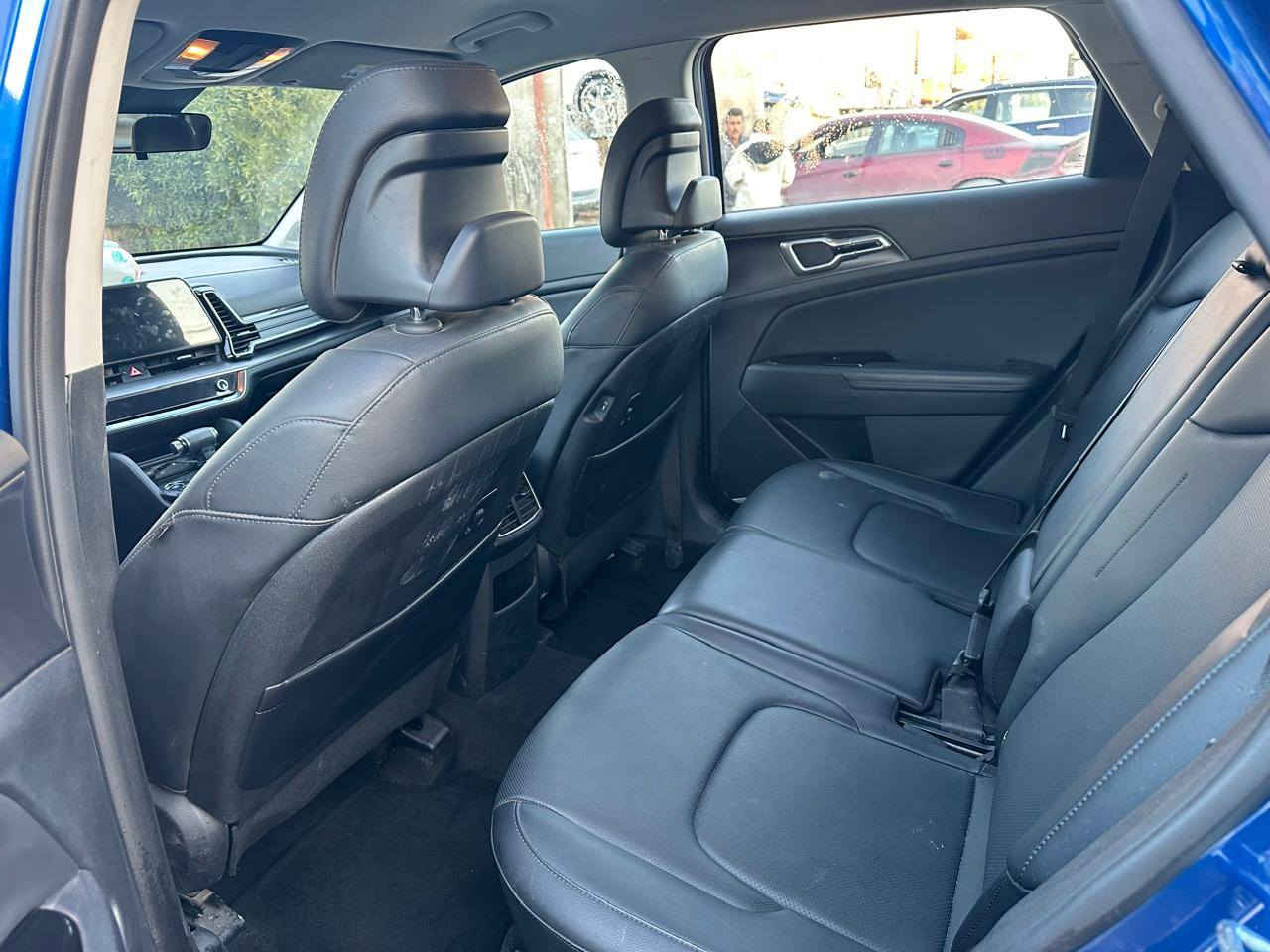 السلام عليكم
كيا سبورتج 2023 وارد امريكي فئة EX 
السيارة مواصفات بدون فتحة وجنطة كهرباء ماشية 23000 km 
السيارة سونارها بلمنشور 
رقم بغداد تحويل مباشر 
مكان بغداد 
السعر 180 وبي مجال  
يرهم بيع او مراوس 
متواجد واتساب و انترنت
***********
