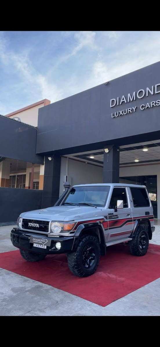 ميكزمين ٢٠١٣ كلين فول فول *********** 120km حقيقي سعر ٢٦٧ و مجال
