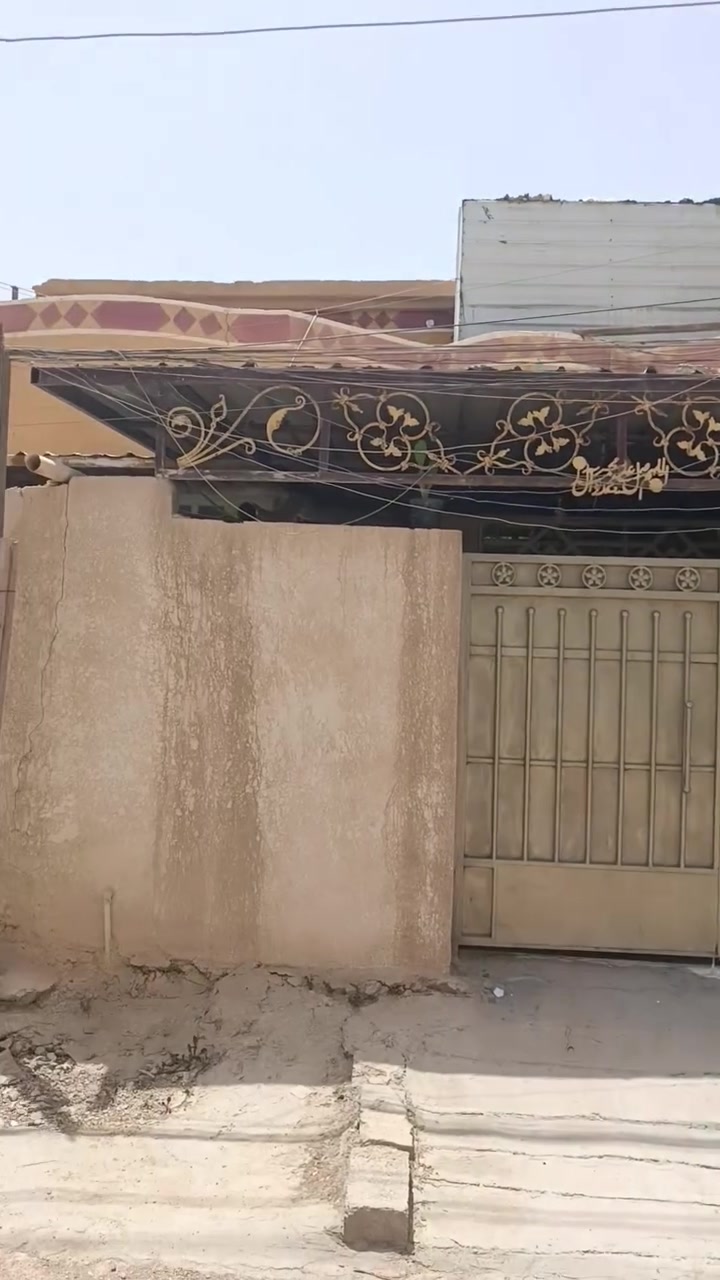 السلام عليكم اخوان بيت لبيع مساحه 175 بيت جديد ومرتب وقريب على شارع العام العنوان حي الشهداء قرب سكلات الحداده التفاصيل والسعر خاص وهم على المبادره نبيعه التواصل على هاذه الرقم او خاص مفتوح ‏‪***********‬‏
