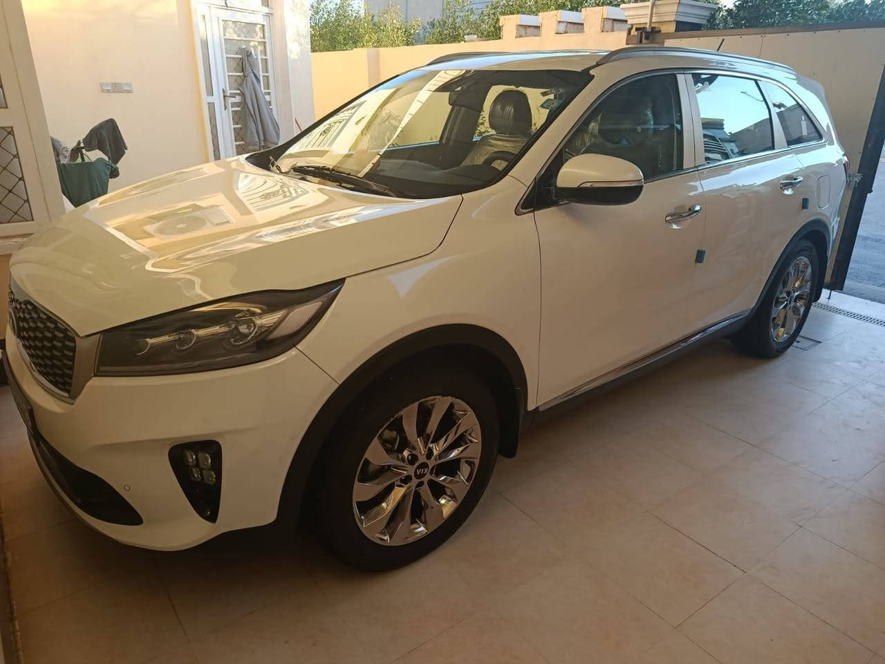 كيا سورنتو 2019خـليـجـي
مكفوله من الضربه وفقط شخط بسيط 
رقم ديالى بسمي ارقام جديده وهزه جديده وسنويه
مواصفات
بصمه 

باب خلفي كهرباء  
نضام بريك ابي اس 
لدات اماميه خلفيه
لايت زنون
كامره اصليه دواره 
حساس امامي خلفي اصلي
كشنات جلد 
كشنات كهربائي  2
شاحن وايرليس
3قطع تبريد
لد امامي بكلايت لد
شاشه كار بلي اصلي 
كروس سرعه
تحكمات ستيرن
اريل انفكيشن
سبعه راكب
ويل كب نيكل
بصمه تشغيل وابواب 
6 سلندر  م3500  مامفتوح بلادي
8كير مامفتوح بلادي   
ترحيب  
كامره دوارة      
مري شفط    اشاره بالمري مرايا اتودم 
برادات بلاديه 
شاشه كبيرة 
فول تحكم استرن 
اربع انظمه قياده  Sport  eco cimfort   smart 
كشافات ضباب رباعي
علامة بالدواسه 
السياره جديده جدا جدا مكفوله من الضربه والصبغ وهذا الفديو للتوضيح اكثر  السياره جديده ماشيه ١٣٩  الف حقيقي
السعر 260
الرقم ***********
