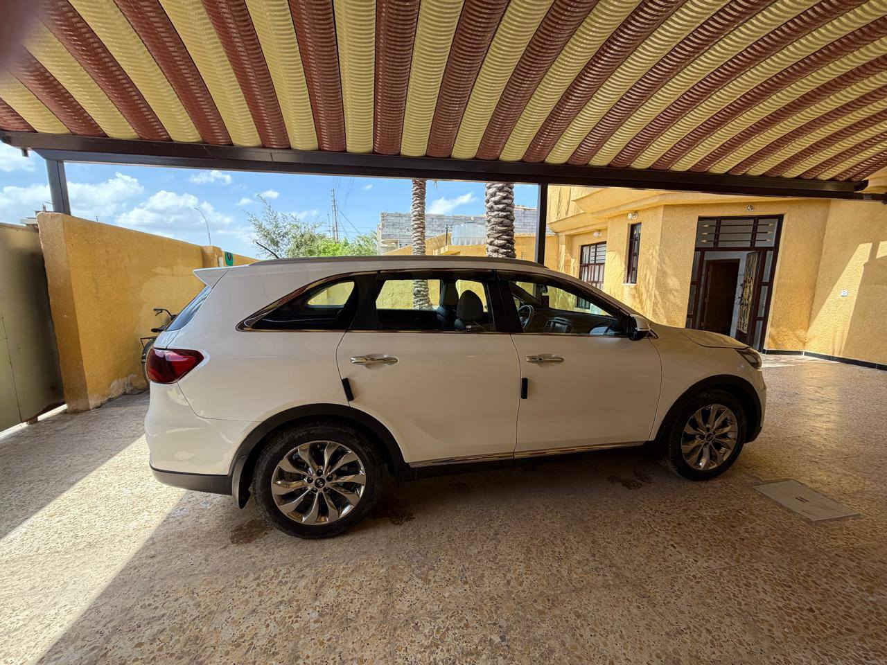 سورنتو خليجي موديل 19 مكفولة من الصبغ وتبديل عدا نص جاملغ امامي 
مواصفات 
بونراما
بصمه تشغيل 
صندوق كهرباء 
سته سلندر 
سبعه راكب 
تلث قطع تبريد 
كشنات كهرباء وجلد
حساسات أمامية وخلفية 
لد امامي خلفي 
تخم تاير وصدر بلكارتون 
رقم بغداد بسمي 
مكان بغداد 
السعر233
***********
***********
ملاحظه مكينه وكير شركه مفتوحات 
يرهم مراوس بسورنتو احدث 23
