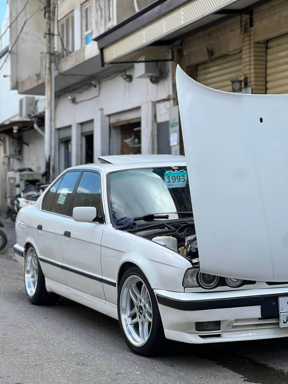 Bmw١٩٩٣ 
بستيك سبوخي هةية  
مةكينة ٥٢٠گير عادي  دجيتةل 
٤جام كارةباي سلايت پةرةشوت فورميكة absويل ١٨mرةقةمو سةنةوي كةونة أربيل, العراق


**إذا كنت صاحب هذا الإعلان وتريد حذفه لأي سبب، رجاءا أرسل رسالة إلى الدعم الفني**