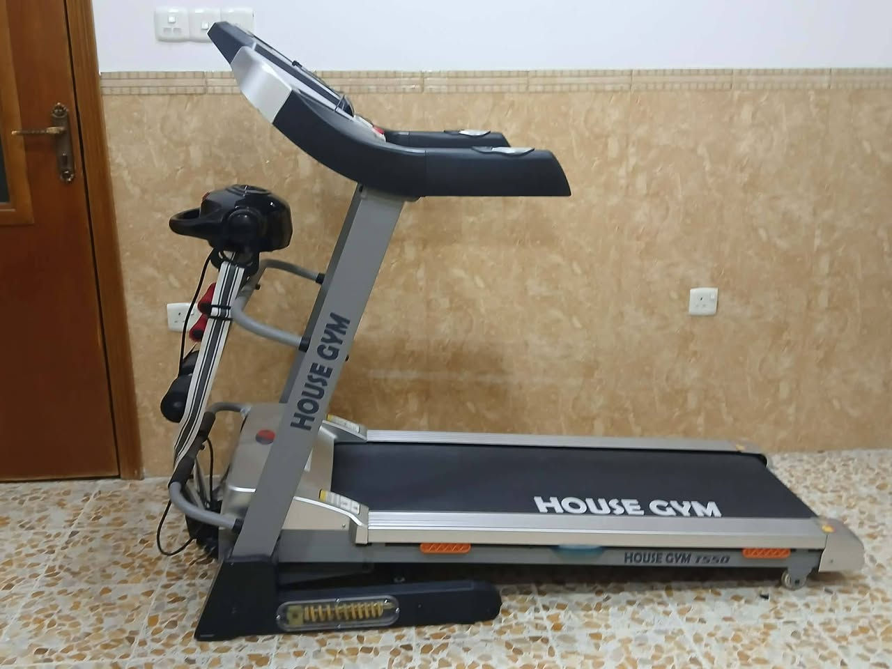 جهاز ركض
مستعمل نضيف
شغال
اي استفسار موجود رقم : ***********
