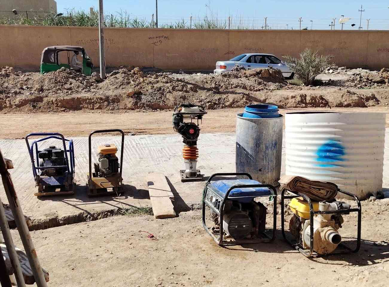 السلام عليكم
سكله للبيع
اقفاص حجم ٨٠ عدد ١٧
اقفاص حجم ٦٠ عدد ٥
دراب ٤ متر عدد ٨
عرباين عدد ٨
حادله عدد ٢
قفاز حدل عدد.   ١
مولد 5كيفي عدد ١
مولد صغير عدد٢
ماطور روبن عدد ١
برميل ماء عدد ٦
خزان ماء عدد ٤
مكص عدد ١
مكينه لحيم عدد ١
كوسره صغيره عدد ٢
كوسره كبيره عدد ٣
منشار كهربائي 
دريل همر كسار عدد ٣
دريل تگشير عدد ٥
دريل فتح وشد وثغب عدد ٥
درج كهرباء ابو ٨ متر عدد ٢
درج صغير. عدد ١
كرك عدد ٤
مدكه عدد ٢
قزمه عدد ١
(ما ابيع مفرد ابيعه كله) 
المكان قضاء الرفاعي
صوب بني وجاب
للاستفسار مراسله الحساب
او الاتصال عل الرقم ***********
