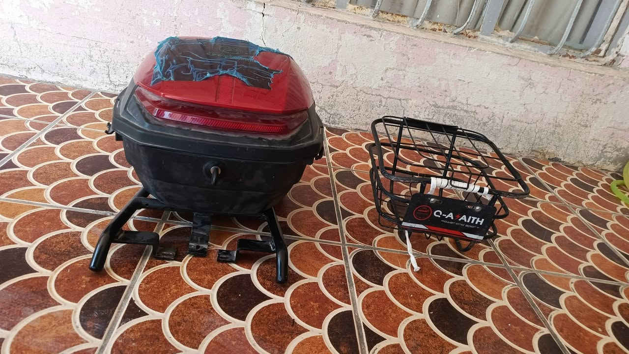 السلام عليكم
دراجه شحن 🔋⚡البيع
دراجه نضيفة جداا 
مستخدمه فقط5اشهر وما طالع بيه هواي 
عدد بطارات 5 
تشتغل بصمه عن بعد وكارت وسويج
شاحنته اصليه تقره ڤولتيه وشحن 
شاشه ديجتال
وياه صندوق وسله وخوذه ولبس مال مطر
دراجه مستعجل على بيعته 
مكاني بابل محاويل 
الاستفسار واتساب فقط فقط فقط
هذا رقم***********فقط واتساب
السعر خاص وانزلك هواي اذا تشتري

