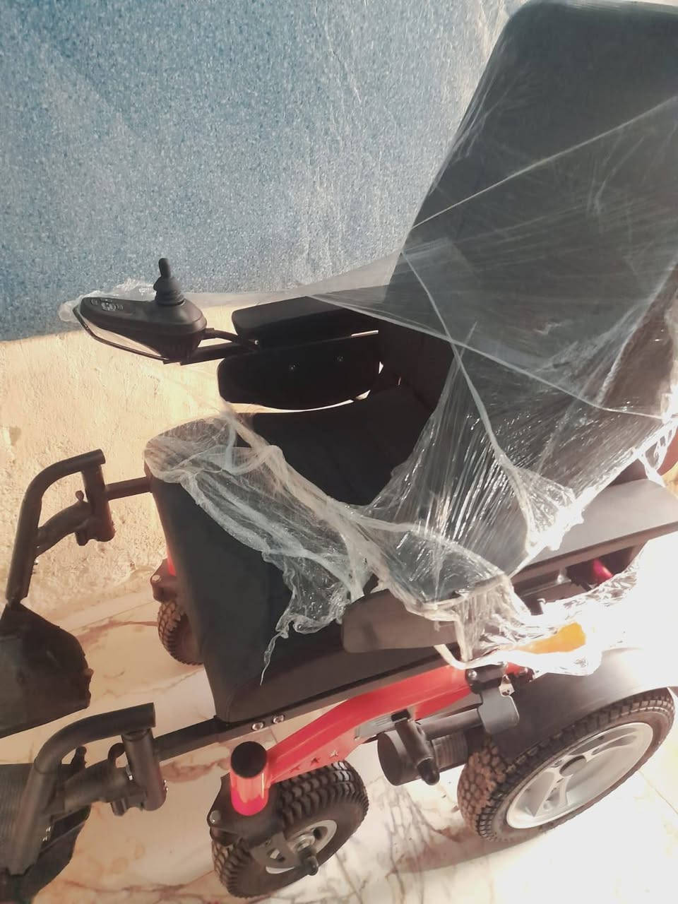 عربانه كهربايه جديده مامستعمله نضيفه للبيع ليريدهه ينتصل عل هاذه رقم ***********
