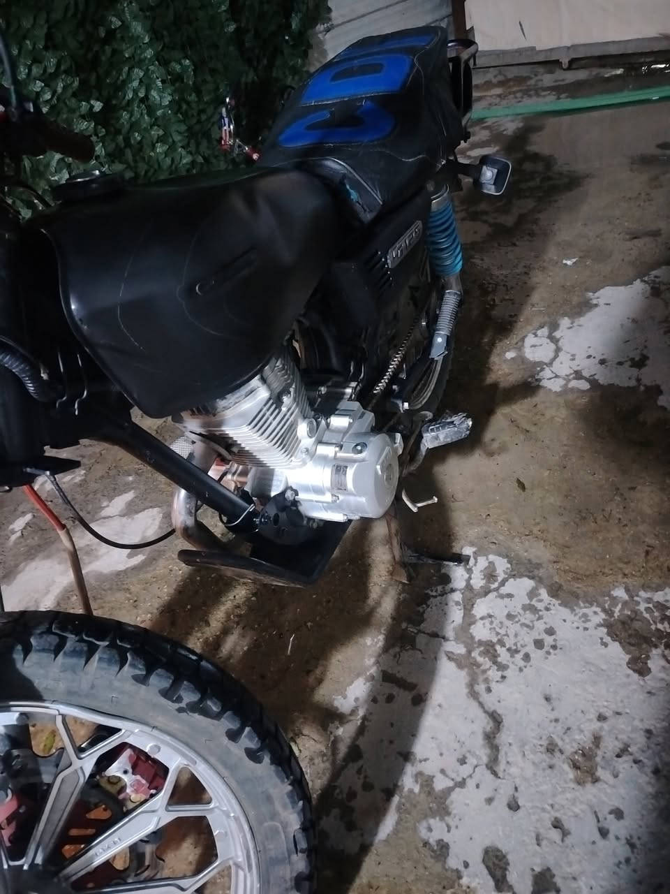 السلام عليكم دراجه إيراني سونك 4 كير  للبيع بيها نواقص بصيطه 6 أوراق  مكينه ما مفتوحه مكاني بغداد السيديه السعر 400 و بيها مجال
تواصل واتساب ***********
