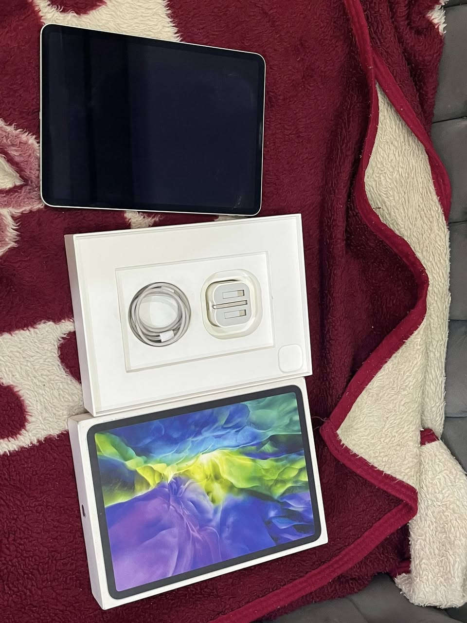 سلام عليكم ايباد ١١ برو
ذاكره 128
بطاريه 88
١١ بوصه 
انضف من نضيف سعره 650وبي مجال حلو 
مكاني الدوره ابو دشير رقم هاتف متواجد وتساب ***********
