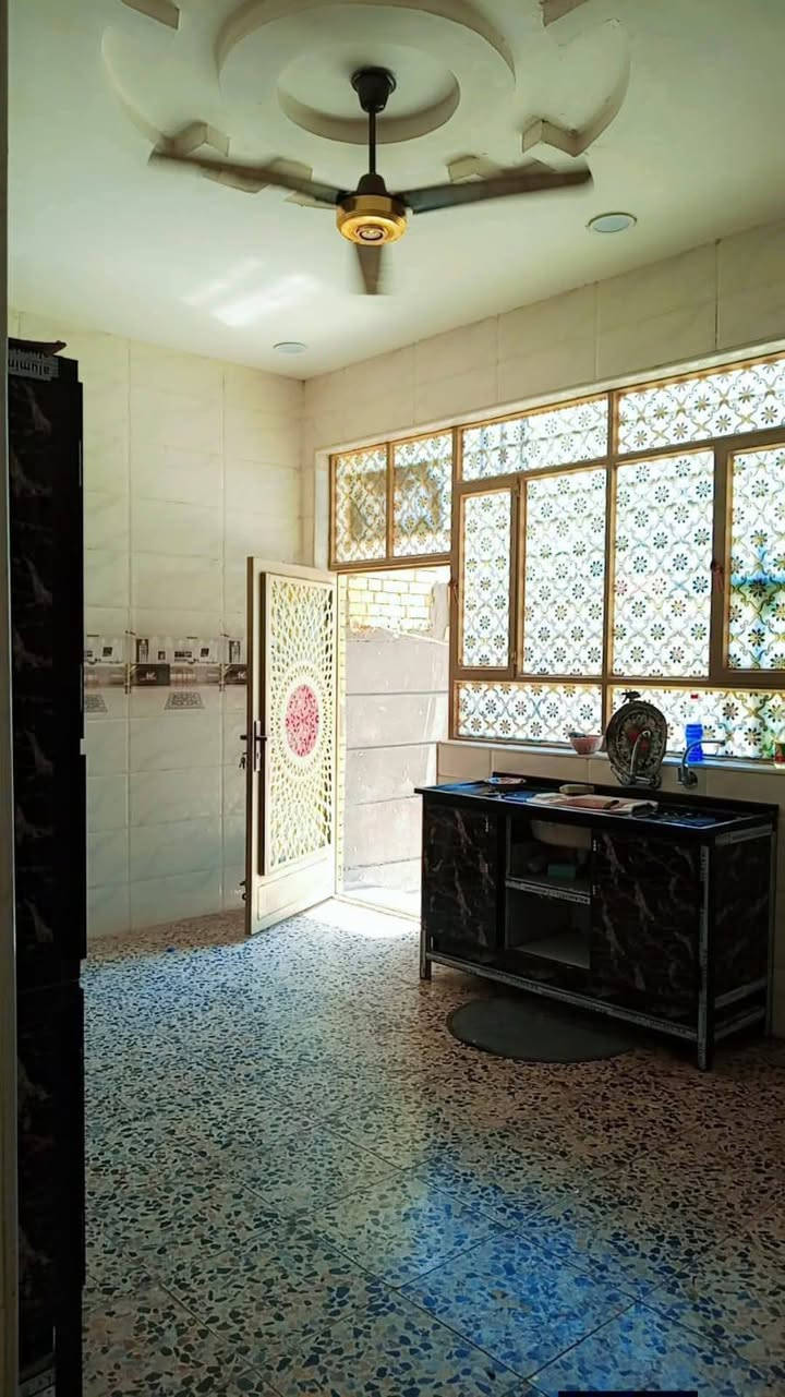 🏡 للبيع بيت طابقين 200م – جاهز للسكن

📍 حي النصر (خلف المعارض) – موقع هادئ وممتاز

🔹 تفاصيل البيت:
✔️ المساحة: 200 متر
✔️ طابقين
✔️ الطابق الأول: جاهز ومرتب (صالة + مطبخ + مرافق)
✔️ الطابق الثاني: قيد التشطيب

💰 السعر 140وبي مجال 

📞 التواصل ***********

🙏 الرجاء مشاركة الإعلان
