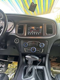 … جارجر موديل ٢١   لون ابيض   بغداد ابسمي   ماشيه ٦٠ الف كيلومتر   دوا...