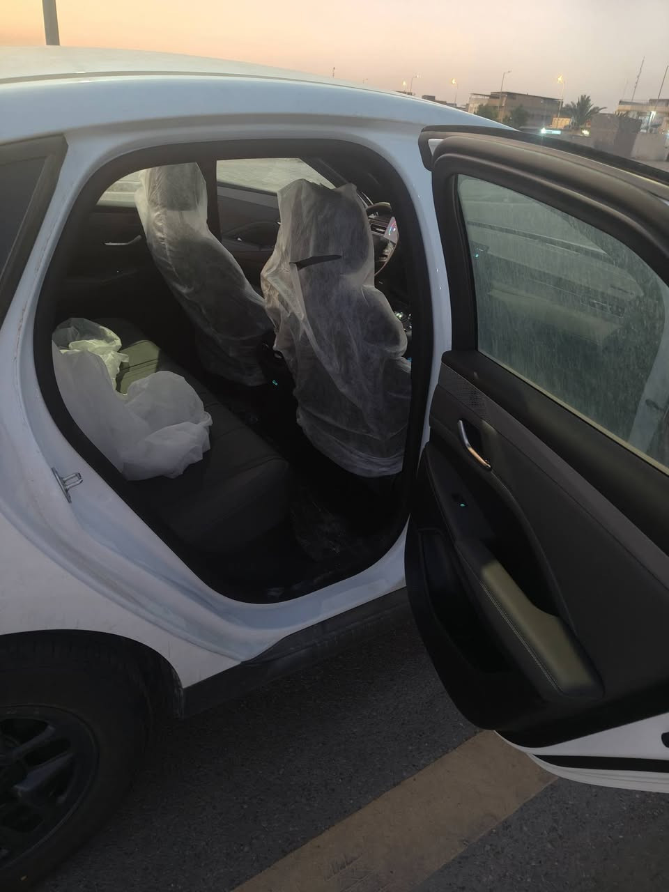 السلام عليكم BYD كن بلاص مديل 2025 زيرو وضع الشركه ماشيه من بغداد للبصره فقط مرقمه بغداد وجاهزه سياره مال اقصاد مكانها البصره الطوبه والنخيله ***********
