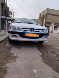 بيجو بارص ابيض سيارة جاهزة تبريد تتدفئة مكينة ٢٠٠٠ فرنسية  لاتبخير ولا...