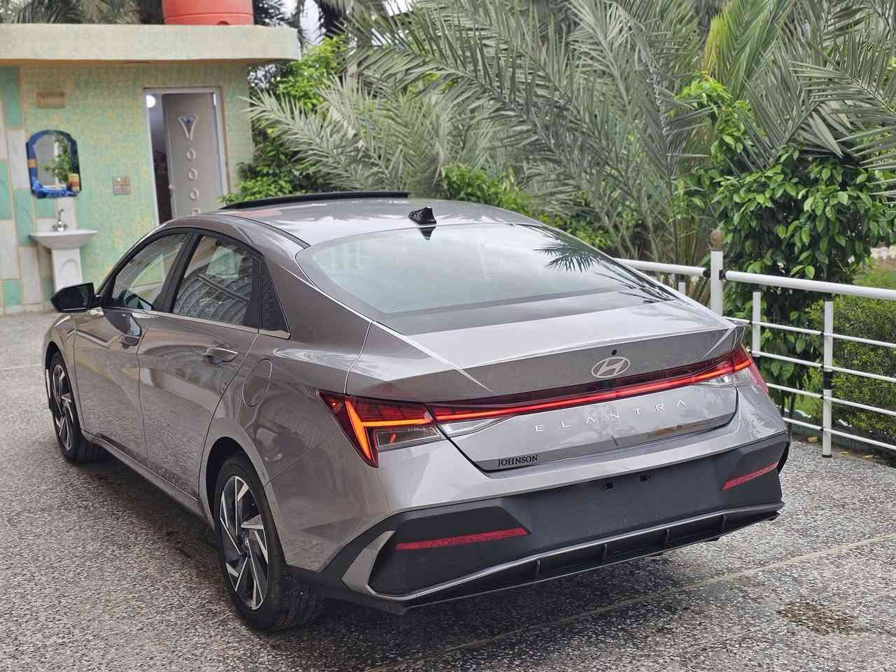 دخول جديد هونداي النترا موديل 2025 ماشيه الف مايل زيرو مواصفات فتحه بصمه سايد بريك بصمه شاشه متصله تجتل ويلكب كروم لد وزنون رادار امامي خلفي جانبي 
تحديل مسار قياده ذاتيه تحكم ستيرن بل كامل لد خلفي امامي ماشيه الف مايل زيرو مكينه 2000 دوش السياره حالين بغداد دخول جديد مصلح كامل حادث بسيط موضح
بارد بلجنه فقط لا تبديل ولا صبغ السياره ليبل واحد 
حلوه السياره كلش ونضيفه مابيه ولا نقص اي ستفسار خاص السعر كتب بل تعليق يوصلك السعر العنوان بغداد جسر ديالى القديم شارع الخدمي العريفيه 
ملاحضه-- السياره بدون رقم 
***********
