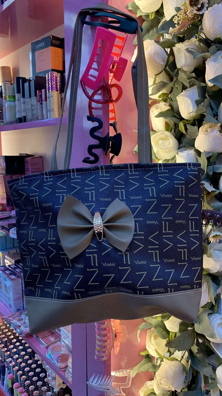 مساء الورد يتوفر لدى كوزمتك الجمال حقائب نسائية سعر الحقيبه 7
حي الفرات شارع الوسط مجاور مكتبه هيا إشارة الأصدقاء


**إذا كنت صاحب هذا الإعلان وتريد حذفه لأي سبب، رجاءا أرسل رسالة إلى الدعم الفني**