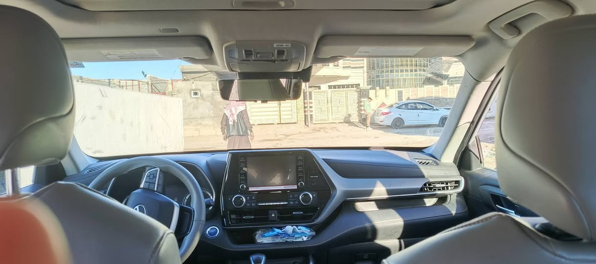 هايلندر موديل 2023 
 ماشيه 27
محرك اربعه توربو 
هايبرد 
بيها ثلاث انضمه للسرعه يكو وسبورت ونورمل 
فووول مواصفات 
فتحه بانوراما 
تحديد مسار 
رادارت 
بيها هواي مواصفات بعد وستيرن ذكي 
السعر 27 الف 
***********
