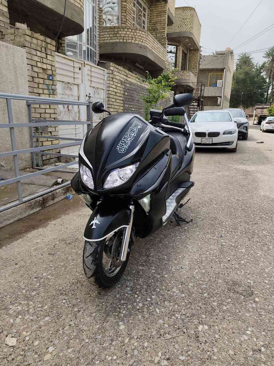 سلام عليكم للبيع فورزة بصمه صفر 8 ماشيه 22 جديده رمبه كير شغال كفاله عامه مزوده بلادي  شكل بومه امبيثري بلادي تحكم ستيرن  لايت زنون اصليه تجوه بلادي تخم تايرات جدد نعومه فول كله شغال سعر10.  بيها مجال   بغداد زعفرانيه ***********
