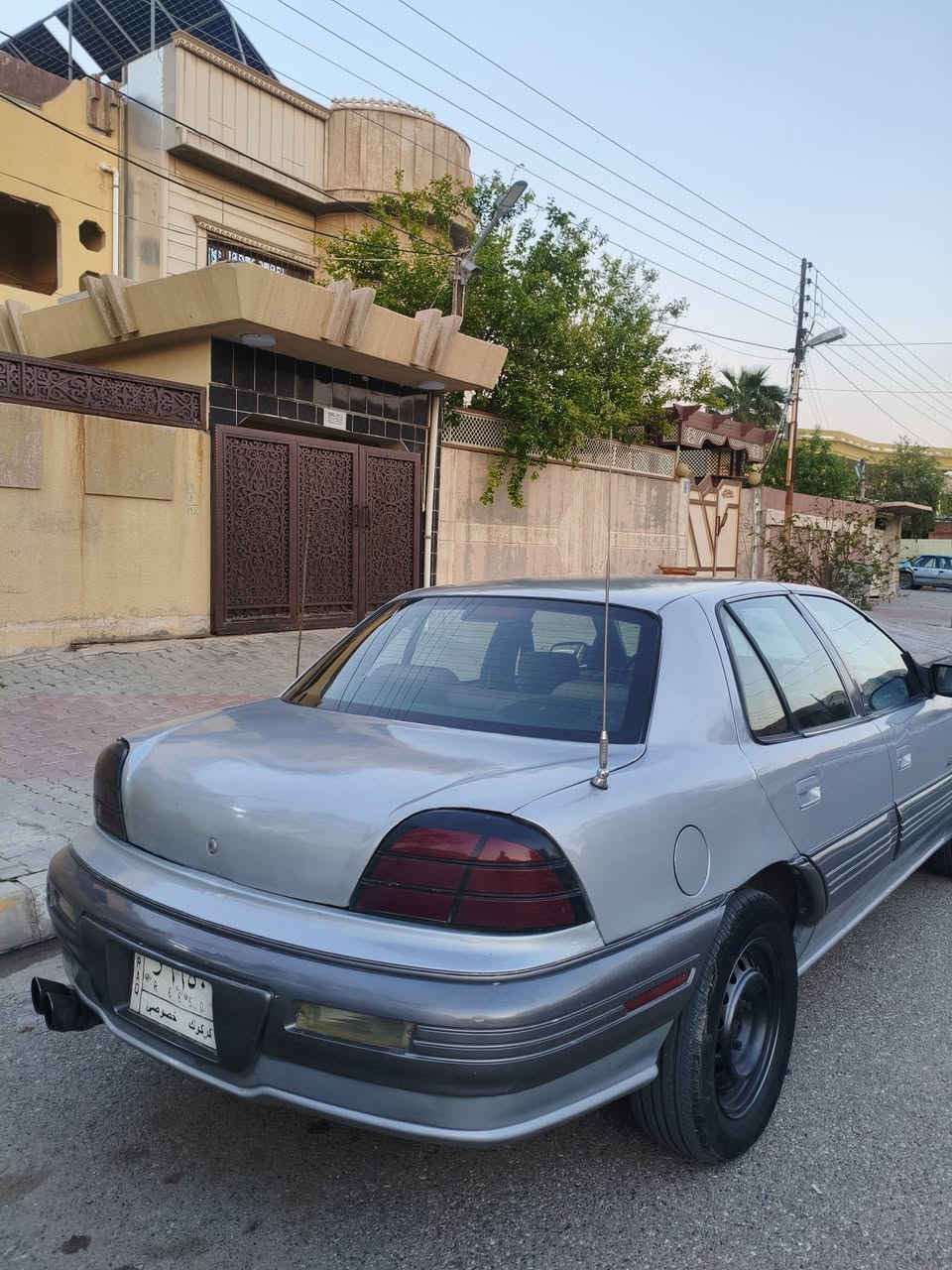 سلام عليكم بونتياك جراند أي ام موديل 1993 رقم ألماني سنوية منتهية  محرك 3300 V6 كير محرك بشرط سيارة ع البلاد صبغ عام جمالية حدادية 80% باتري جديد غرفتها كلش حلوة سيارة نظيفة وع البلاد حتى السيرفس طافي 
سعرها 35 ورقة بي مجال قليل مابي نواقص صرفيتها حلوة تبريد يحتاج كومبريسر 
***********  مكاني كركوك
