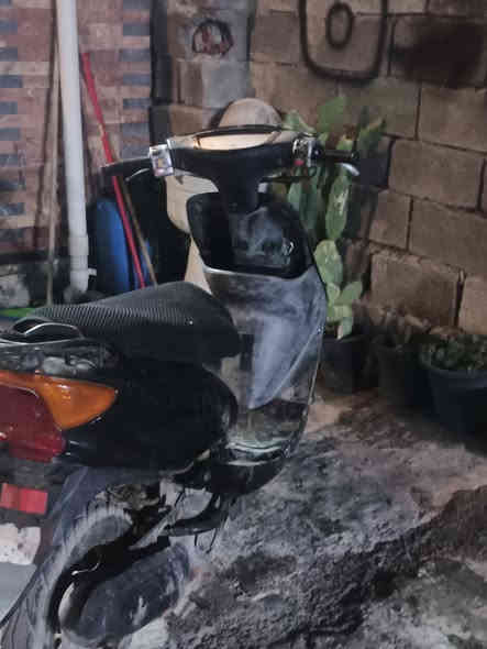 لسلام عليكم دراجه 60 للبيع الدراجه جديده مكينه خرسه كهربائيات شغاله سلف هندر نكره تاير خلفي جديد والامامي ماشاده موجود بس اتشده لان بعده مامستحك تبديل وبس القبق مال الاشاره واكع لايت عالي ناصي رماش السعر ـ. ٣٠٠وبيهه مجال للشراي مكاني بغداد الشعب رقم : ***********
