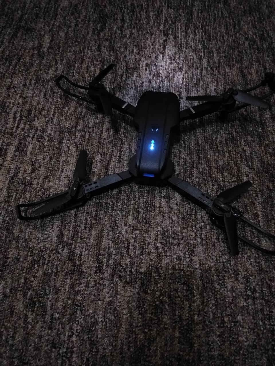 السلام عليكم...
درون للبيع المكان بابل ( حله )...

التفاصيل + المواصفات 

------------------------------------

اسم الدرون : E88 PRO...

1 - كاميرا اماميه...

2 - كاميرات تحت الدرون..

3 - نزول تلقائي...

4 - اقلاع تلقائي..

5 - 360° درجه...

6 - ارتفاع 100 متر...

7 - مداها 100 متر...

8 - ضوء امامي...

9 - تحتوي على 4 دروع... لحمايه المراوح...

10 - تحتوي على 4 مراوح اضافيات ( احتياط )..

11 - تحتوي على 3 بطاريات...يعني بطاريتين احتياط...

12 - البطاريه الواحده ضل الدرون طايره 15 دقيقه وهنه 3 بطاريات يعني ضل طايره 45 دقيقه...
13 - اسم تطبيق الكامره موجود بورقه التعليمات

----------------------------------

الدرون قويه وحلوه...

السعر ( 30 ) الف وبيه مجال...

للستفسار الاتصال على الرقم...

( *********** )...
