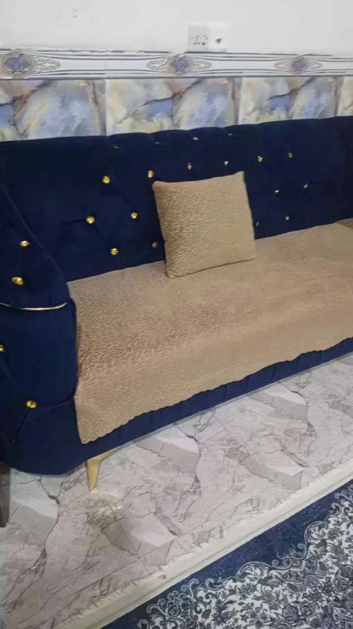 السلام عليكم ديوان وبرده وزوليه للبيع والسعر مناسب اي استفسار الاتصال ع هذا الرقم ***********
