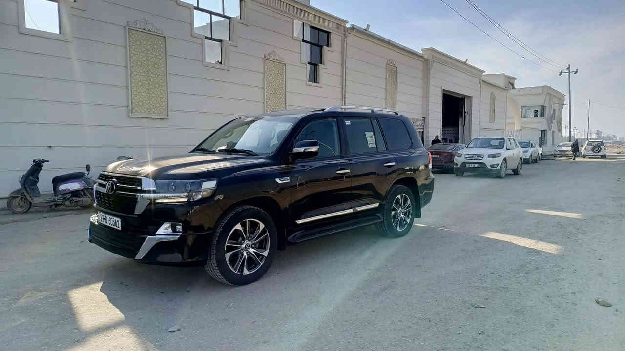 السلام عليكم
لاندكروزر موديل 20
رقم اربيل الجديد تريد تحويل تريد وكاله 
بحرينيه باب اول 
فول مواصفات 
تلث شاشات
كشنين كهرباءي ي 
داخل قرميدي
ماشيه 98 الف مشي حقيقي 
مكفوله كفاله عامه
كير محرك كله شركه تخم تأير جديد توني شاده اله
مكينه 6 سلندر 
السعر 518 
وبي مجال للشراي 
المكان بابل الحله الشوملي 
للاستفسار 
***********
غير متواجد ع النت فقط اتصال 
اتصل ودلل تفاصيل اكثر
